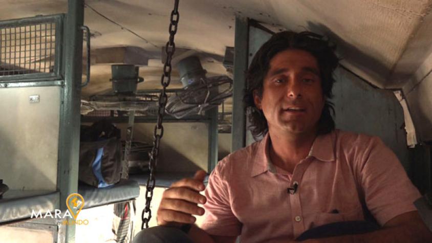 Claudio conoció la realidad de los trenes de la India