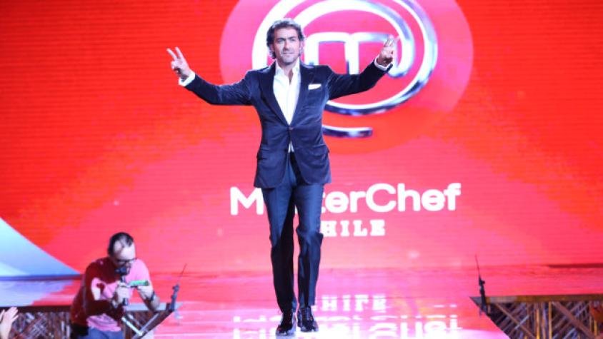 Chris Carpentier representó a “MasterChef” en lanzamiento de Canal 13