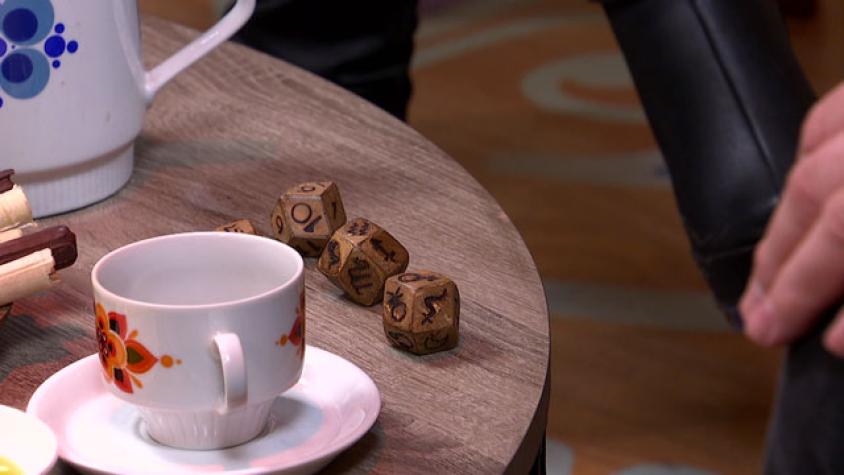 Pilar Sordo le hace una pregunta a los dados