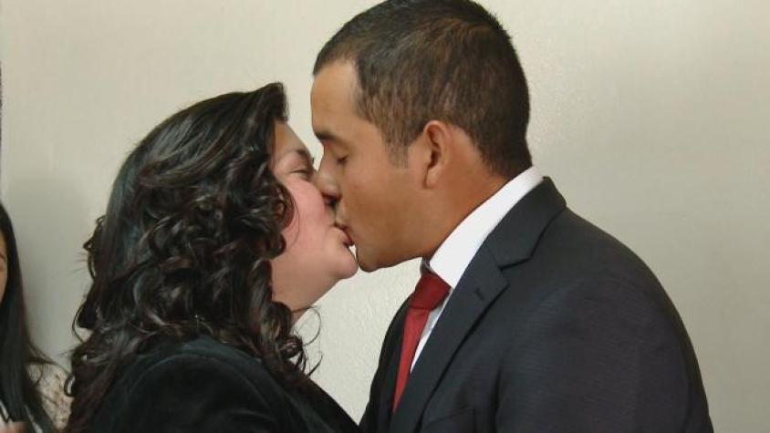 Alejandro y Yuciana se casaron por el civil 