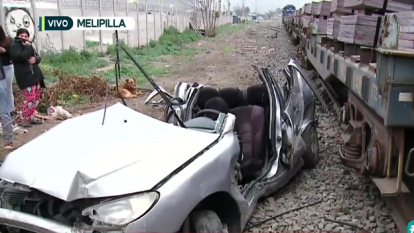 Grave accidente entre un auto y un tren de carga
