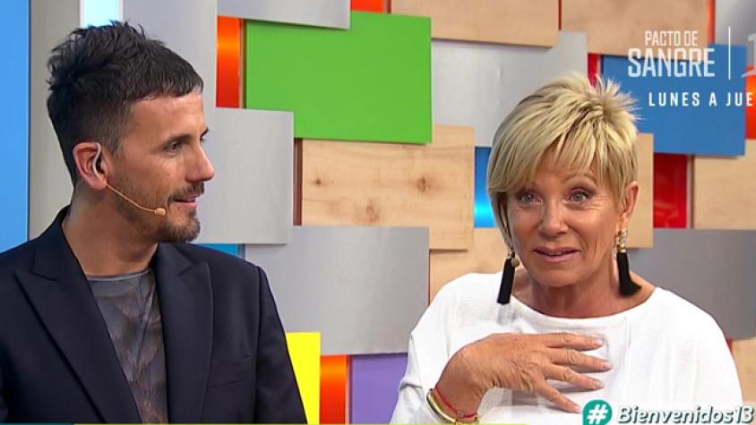 Raquel es una amante de los libros eróticos