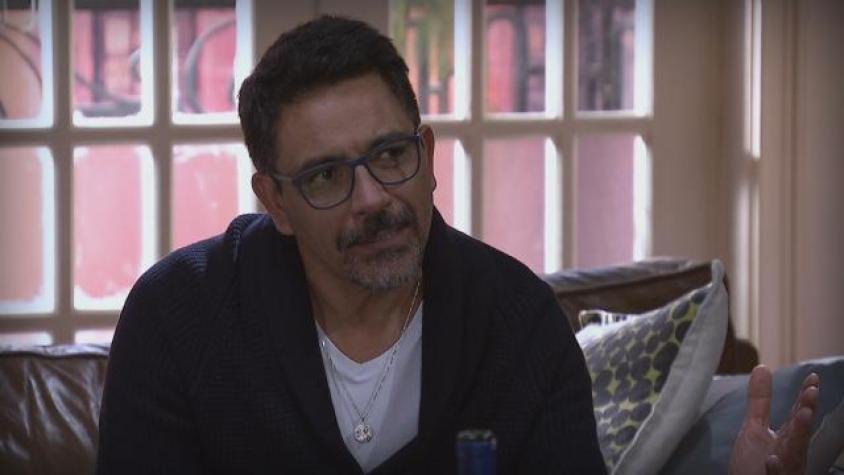 Gabriel sospecha de sus amigos de toda la vida