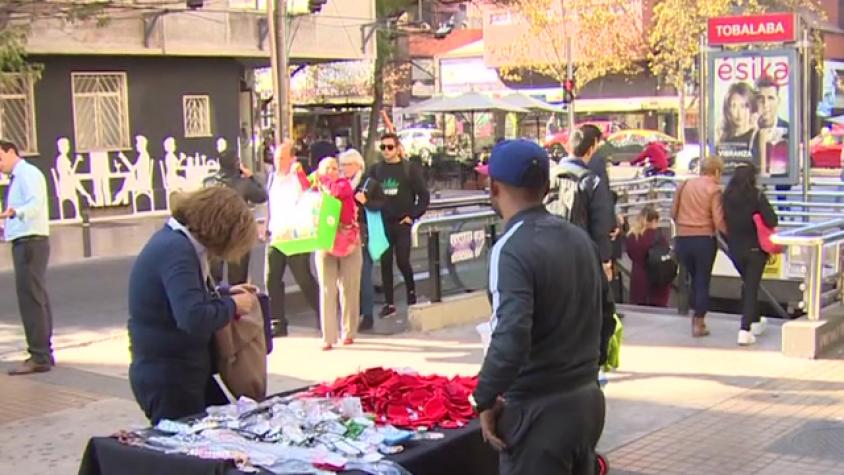 Comercio ambulante en Providencia: acusan abuso de fuerza en detenciones
