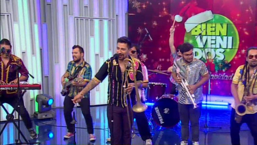 Los Chumbekes desataron el carnaval navideño