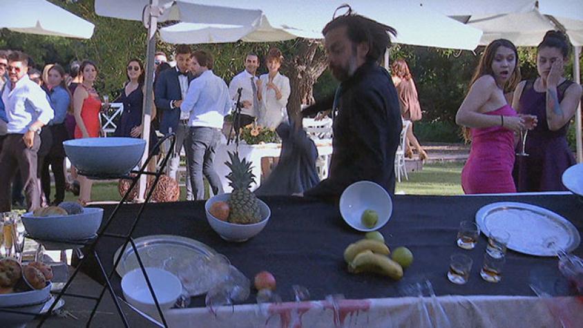 Sin control alguno: Marco se desplomó en pleno matrimonio