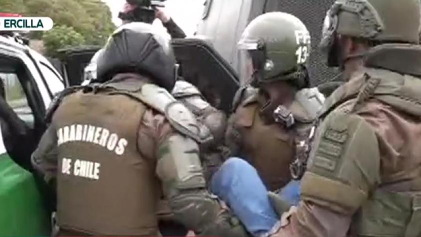 Municipio de Ercilla es desalojado tras 12 días en toma 