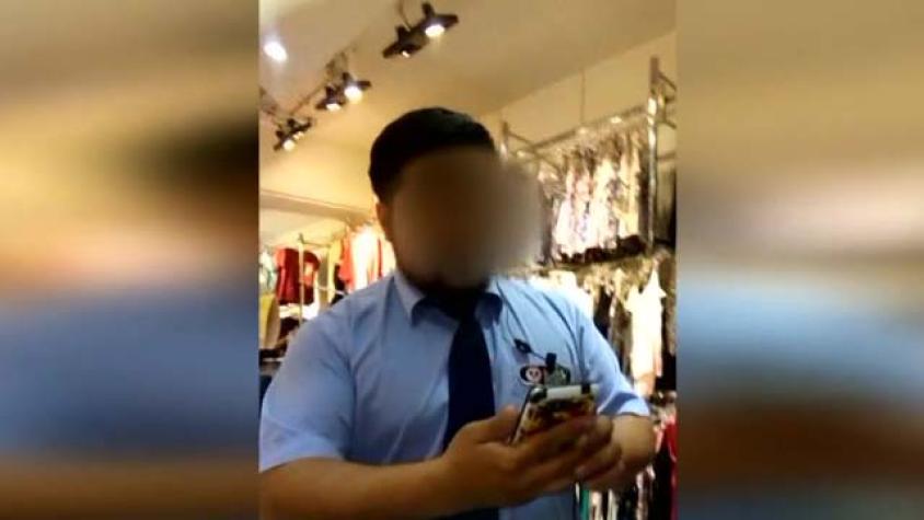 Hablamos con la mujer que funó a guardia que la grabó en un probador