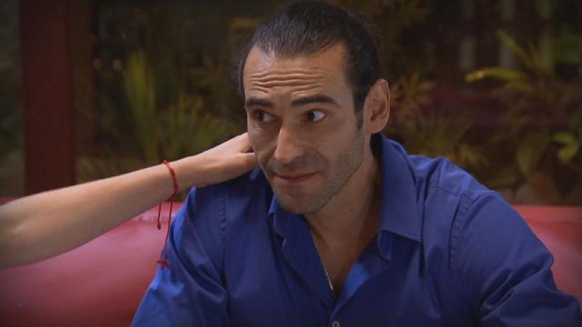 Amigos de Ágata incomodaron a Raimundo