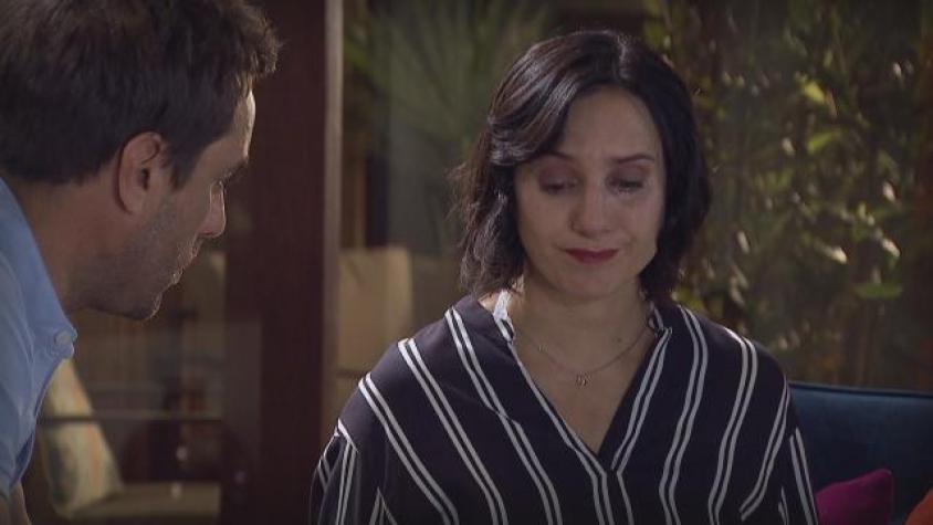 Maite preocupada por la identidad del Señor Rojo