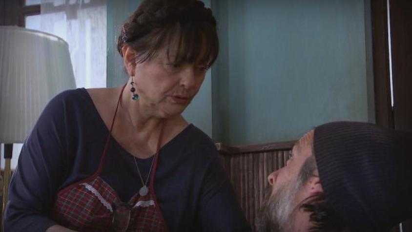 Marco buscó refugio en el bar de Elvia