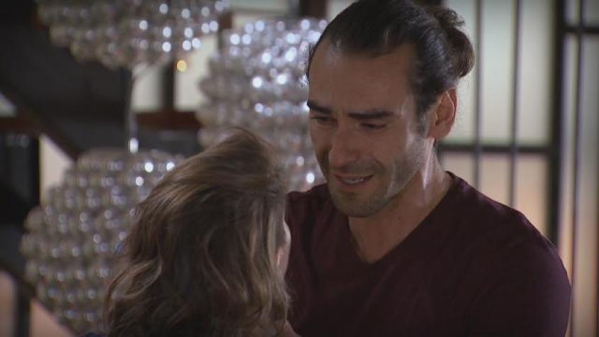 Raimundo se mostró desconsolado ante Dominga y Ágata