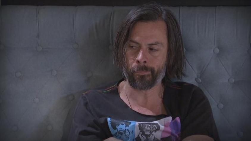 Marco aceptó quedarse “prisionero” en su casa