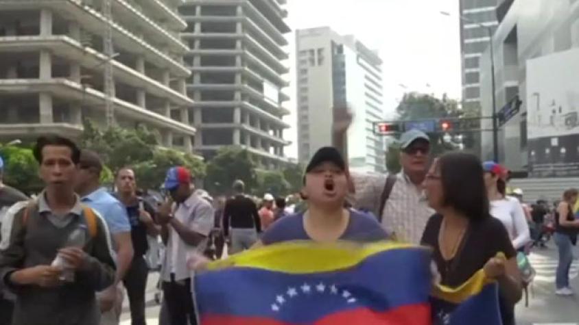 Incertidumbre en Venezuela tras alzamiento 