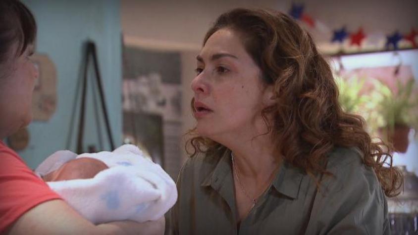 Carmen perdió el conocimiento ante Elvia y sus clientes