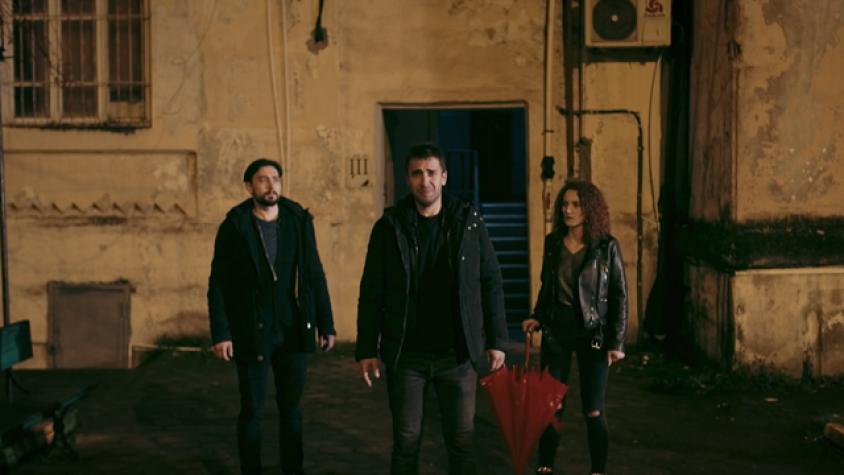 En busca del traidor