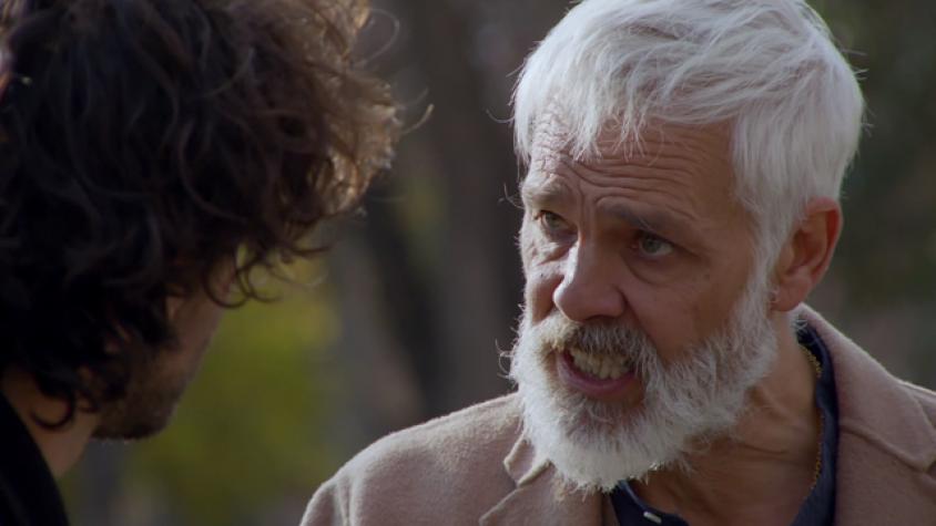 Pedro está espiando a Rafael