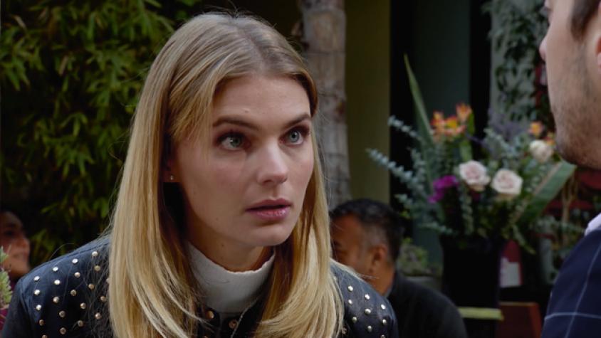 Lucía desconfía de Rafael 