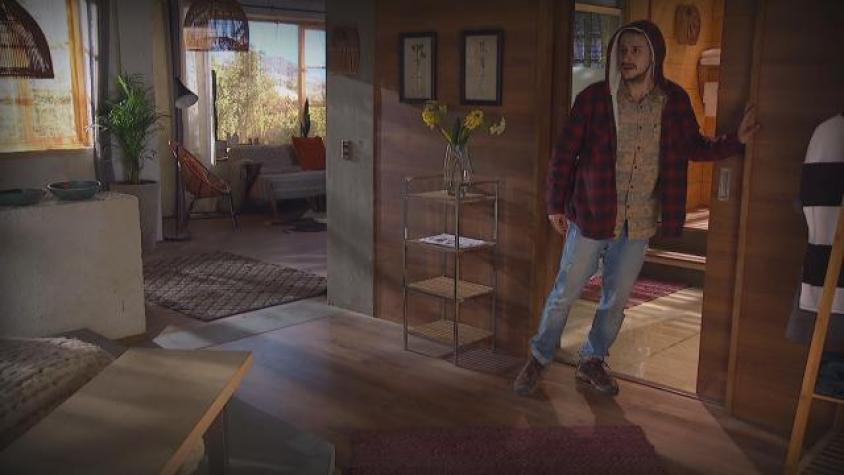 Manuel llegó a la habitación de su madre