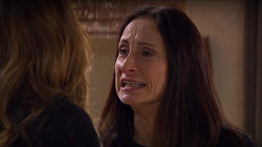 Clara no quiere confiar en Angélica