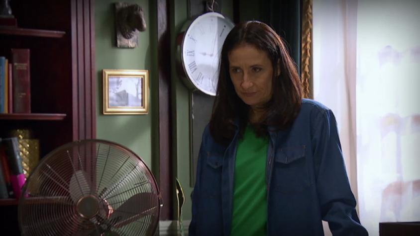 Clara quedó al descubierto