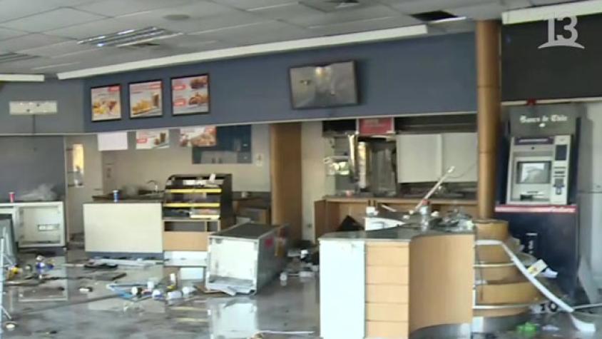 Así quedó bencinera atacada este jueves en Puente Alto