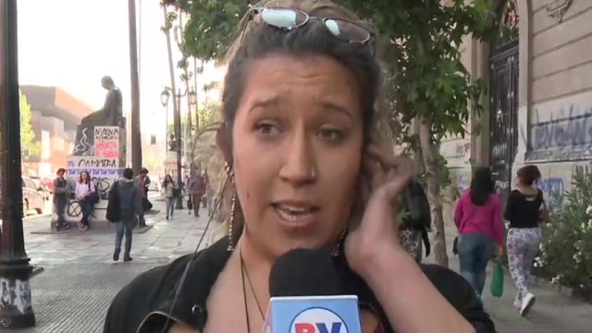 Vecina de Plaza Italia pide “cambiar la Constitución” y “escuchar a la gente”