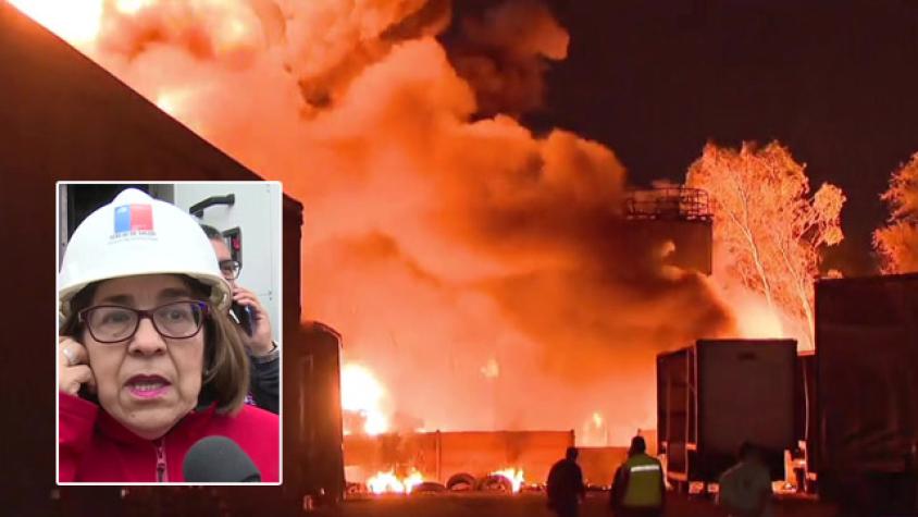 Gigantesco incendio en fábrica de aceites provocó nube tóxica en Lampa