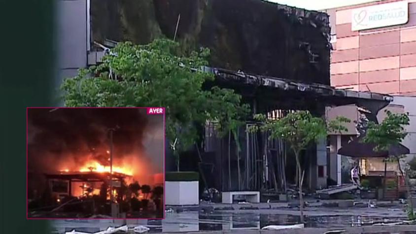 El día después tras saqueo e incendio en mall de Quilicura 