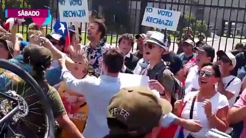 Grupo se manifestó en contra del proceso constituyente       