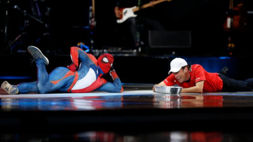 Sensual Spiderman sorprende en actuación de Stefan Kramer en Viña 2020