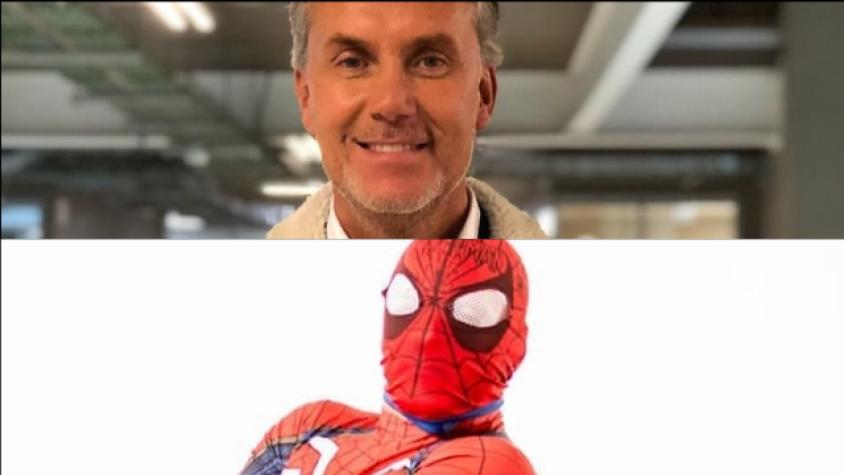 ¡Calentando motores! Sensual Spiderman desafió a Felipe Vidal