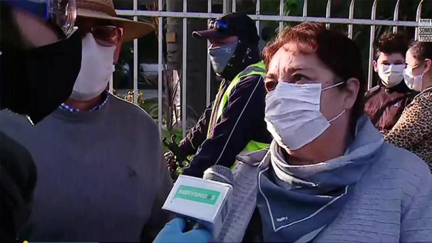 Indignación: adultos mayores hacen largas filas para obtener medicamentos