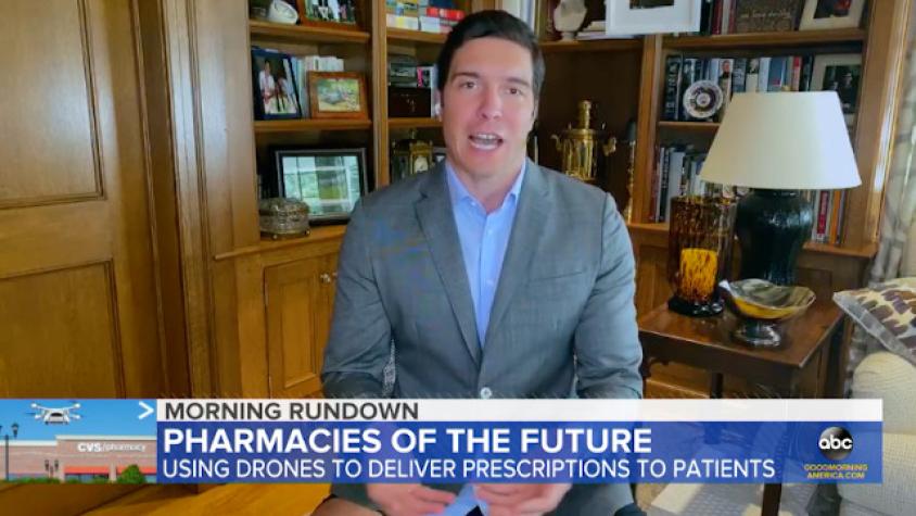 Periodista estadounidense se vuelve viral por aparecer sin pantalones en TV