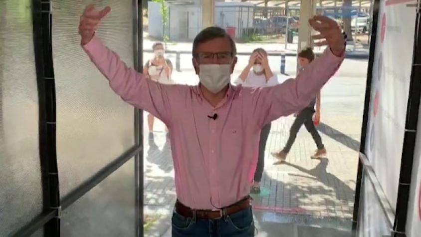 Así funciona el “sanitizador de personas” en Las Condes