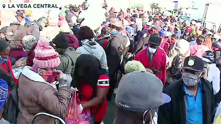 Peligrosa aglomeración por compras en la Vega Central 