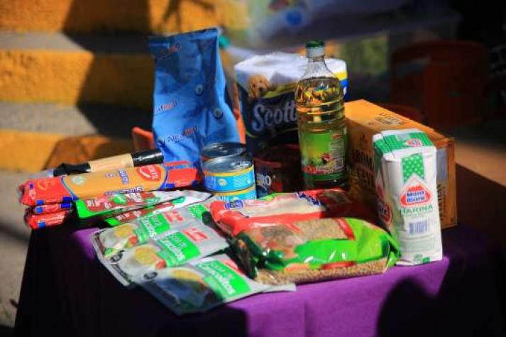 Familias más vulnerables recibirán alimentos y kits de higiene en comunas con cuarentena