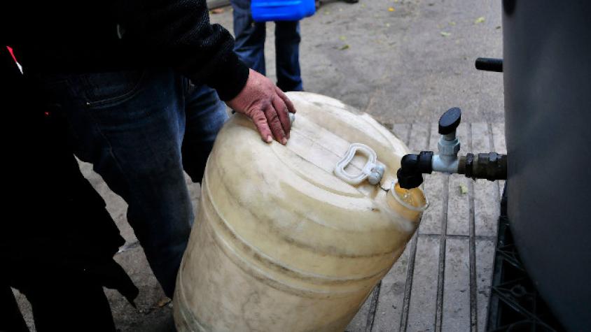 Aguas Andinas tendrá que indemnizar a clientes por masivo corte de agua