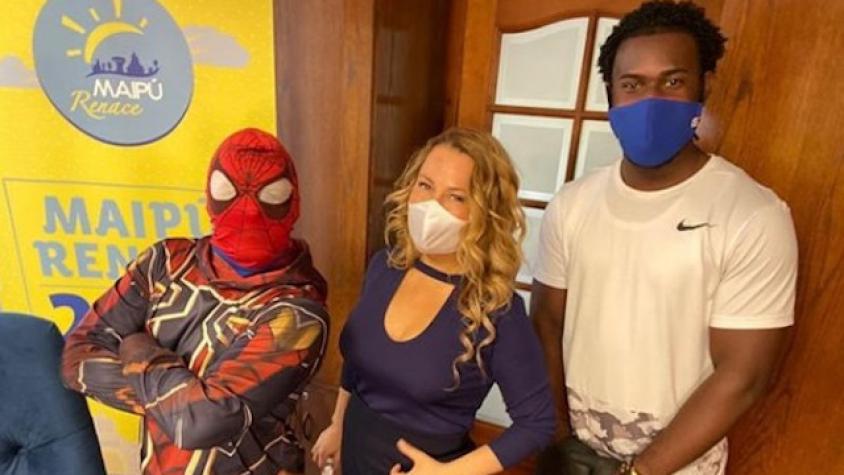 Sensual Spiderman pide disculpas por video en que baila con Cathy Barriga