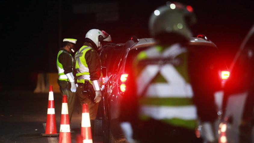 Pareja intentó sobornar a Carabineros en control sanitario con billete de 20 mil pesos