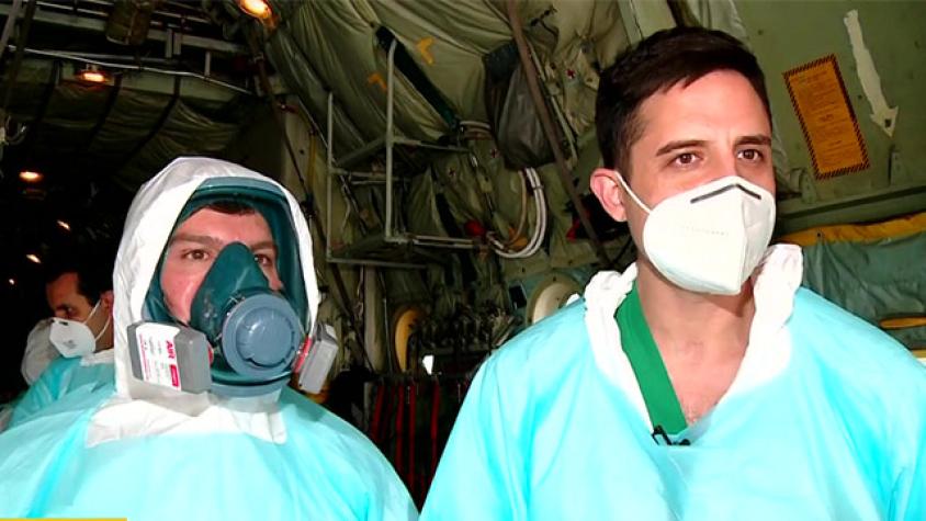 ¿Cómo es el traslado de pacientes covid en aviones Fach?