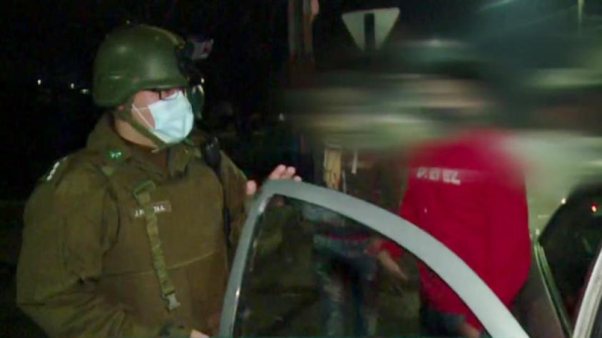 Menores de edad manejan y portan drogas en plena noche de cuarentena en Santiago Sur