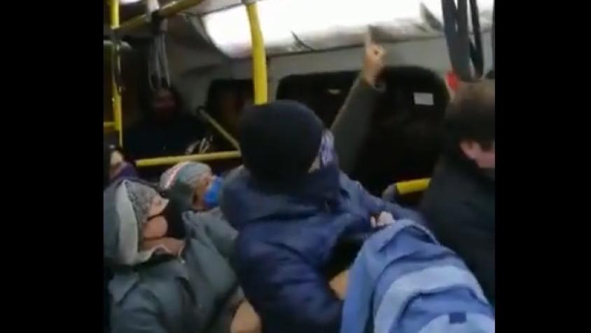 Ratón desata escándalo al interior de bus del Transantiago