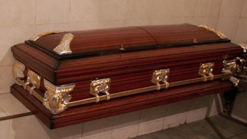 Mujer fue declarada muerta y despertó cuando la iban a embalsamar