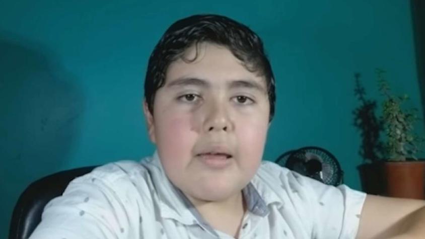 Niño Poeta prepara su primer libro: Estará a la venta en 2021