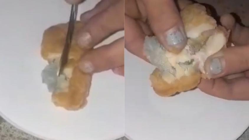 Niña casi se ahoga al comer nugget que tenía una mascarilla adentro