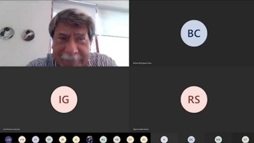 Profesor recibe lindo gesto de alumnos tras falla en clase online