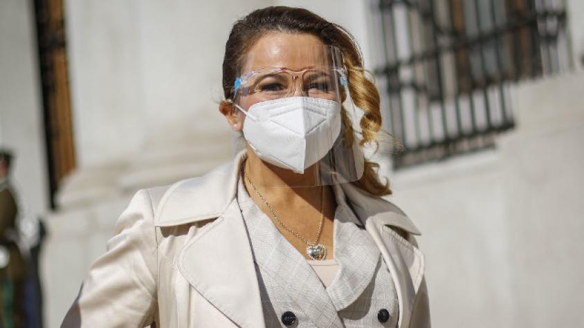 “Que poco criterio”: Cathy Barriga responde dura crítica de seguidor