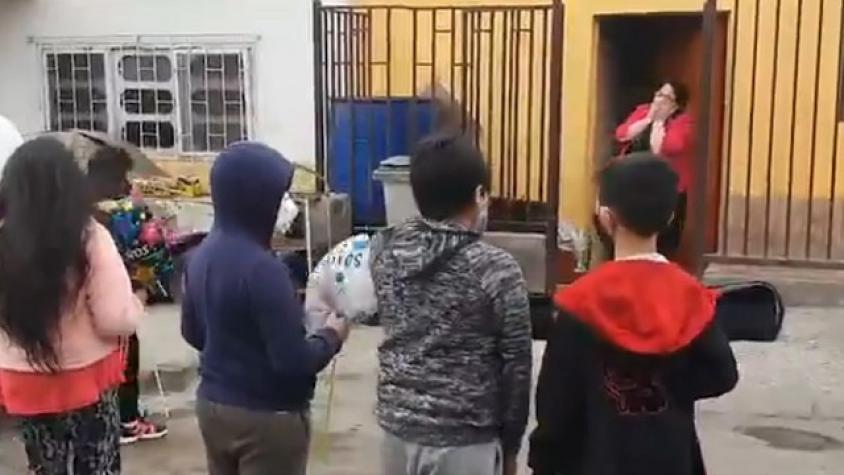 Antofagasta: Niños sorprenden a profesora por su cumpleaños