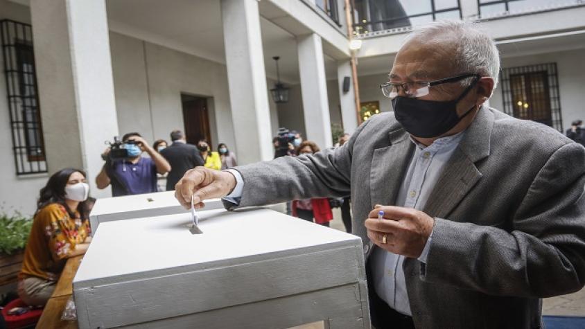 Plebiscito: Claves para que adultos mayores voten de forma segura